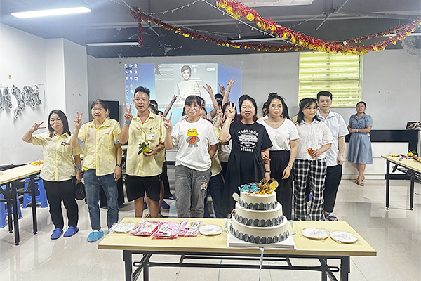 樂(lè)享“文娛休閑大聯(lián)歡”——共筑溫馨家園